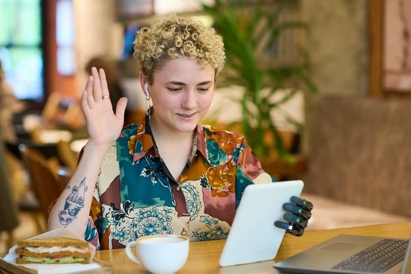 Comment choisir ses boucles d'oreilles en fonction de son visage ?